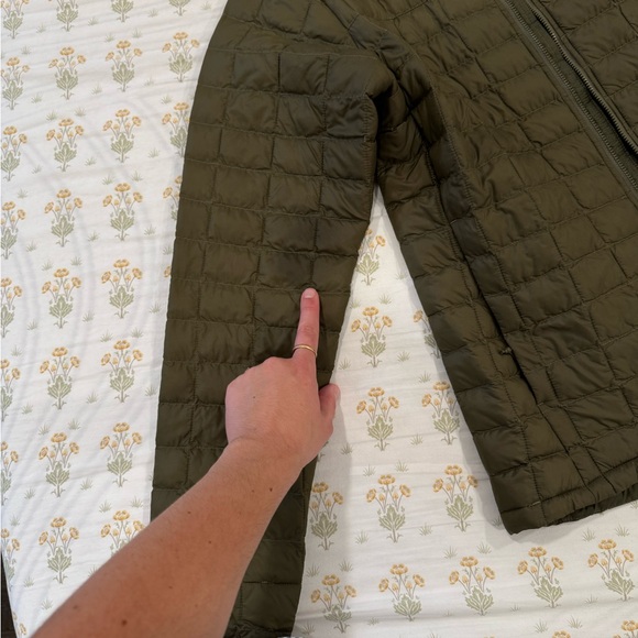 North Face Thermoball Jacket Size Medium, Olive Green - Picture 3 of 9